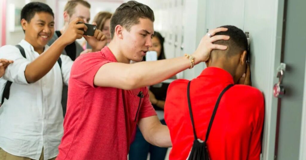 caractéristiques harcelement scolaire